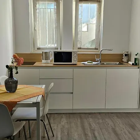 Laguna 33, 33a Apartment *