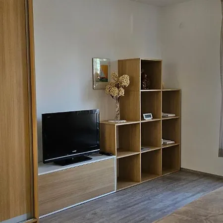 Laguna 33, 33a Izola
