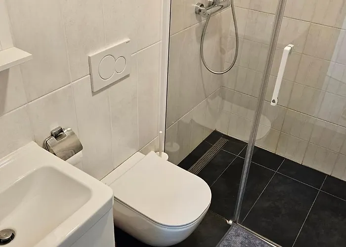 Laguna 33 איזולה